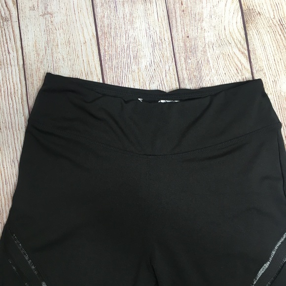 S2 Sportswear Black Mesh Insert Leggings Size Medium - Picture 5 of 7